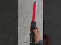 Тестирующий алкоголь использует видео и спрашивает о вождении в нетрезвом состоянии.